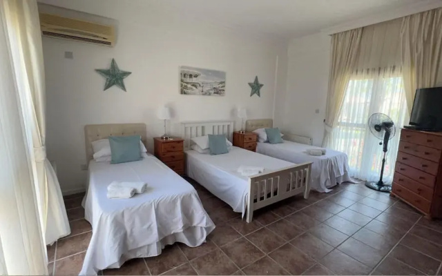 Stunning Private Villa - Beautiful Gardens & Pool