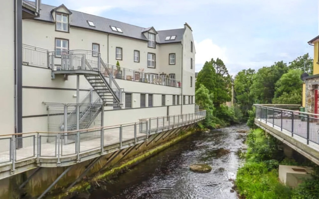 Central Ardara Riverside Apartment