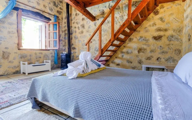 Inviting Villa In Palaiochora With Sea And Mountain Views