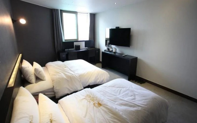 Hotel Rainbow 2