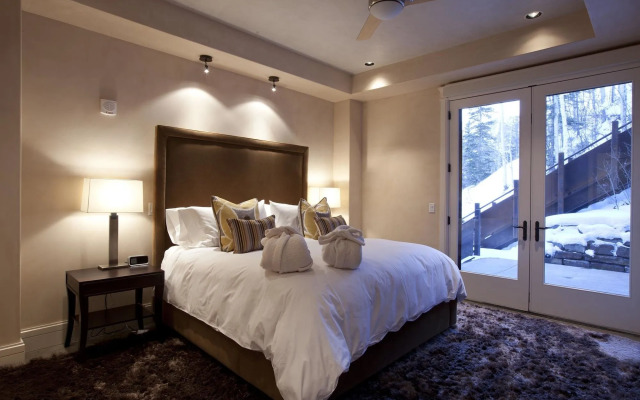 Element 52, Auberge Collection