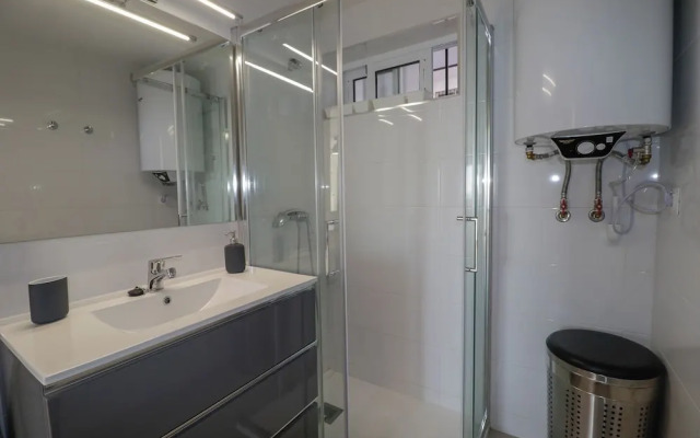 New Sunny Close to the Beach sea Views
