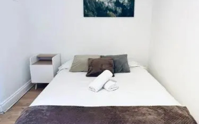Stylish 1 bed flat in vibrant Hoxton