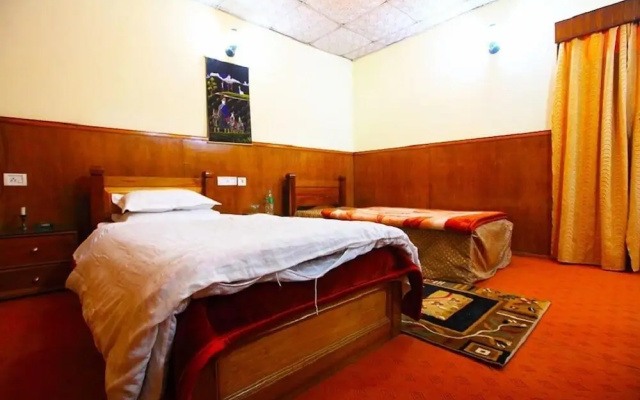 Hotel Teen Taley