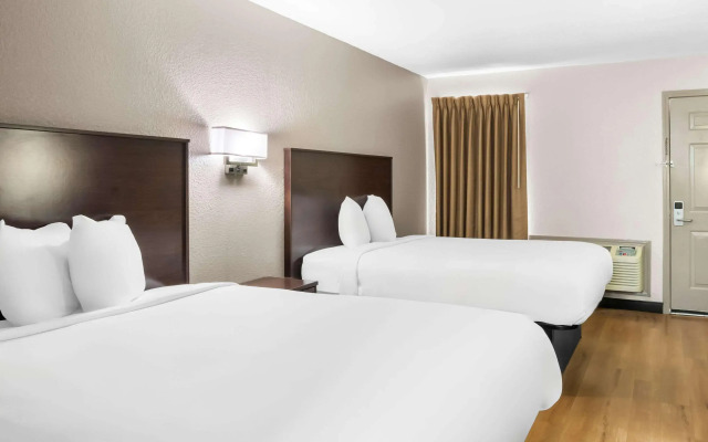 Rodeway Inn Waco Downtown near University