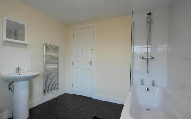 55A Derbyshire Lane