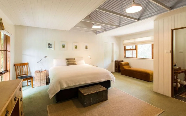 Braeside Mt Macedon Country Retreat & Bed & Breakfast