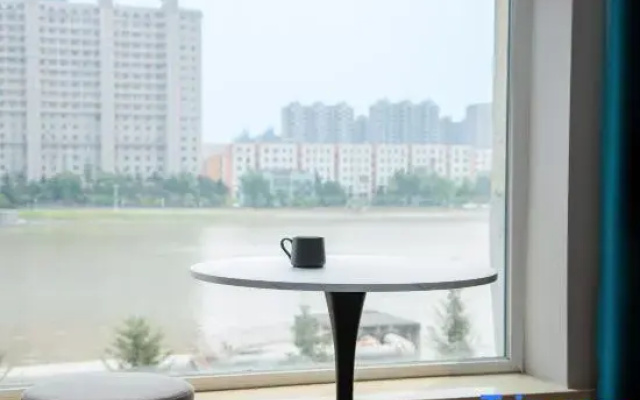 Yanji ShiZi Hotel