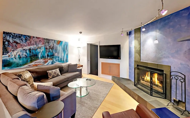 Modern & Mountain-View Vail Condo by RedAwning