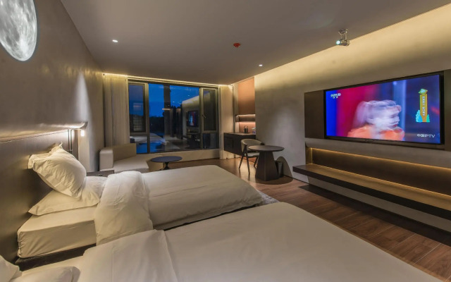 Donghu Grand Hotel
