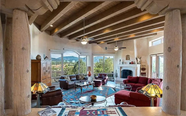 Dorthia Garden Retreat & Views by Kokopelli Property Management