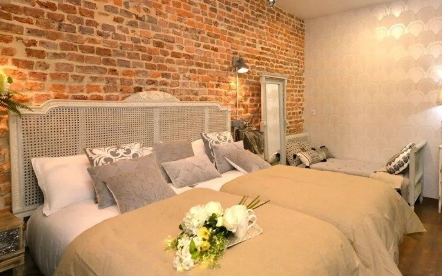 Center Suite