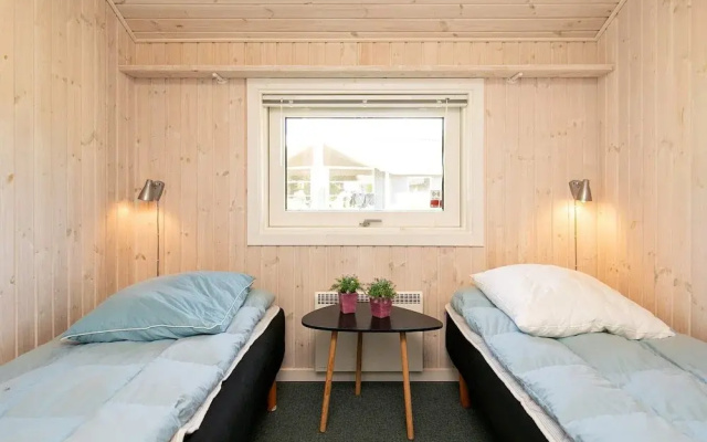 6 Person Holiday Home in Vaeggerlose