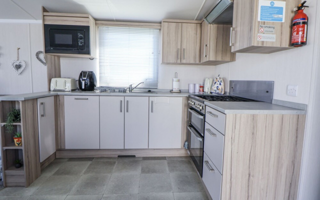 V9 Ty Mawr Holiday Park