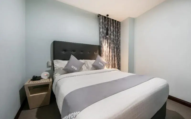 Oyo 207 Bay Area Suites Near Philippine General Hospital