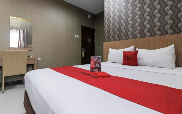 RedDoorz Plus @ Tuparev Cirebon