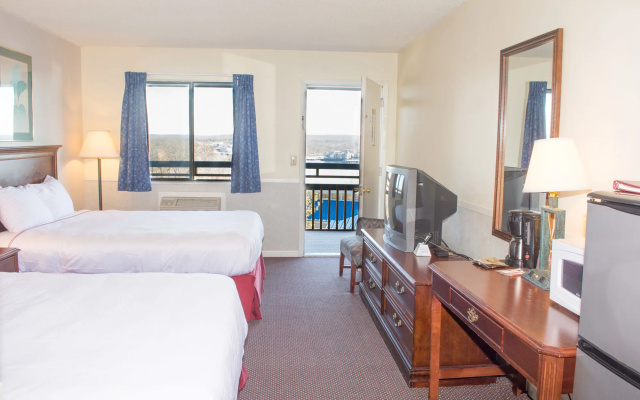Hawk's Nest Lodge