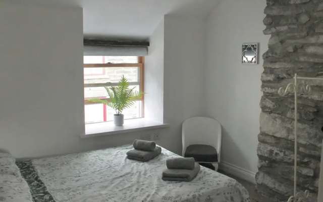 Brackendale Luxury Townhouse, hot Tub,sauna, Games