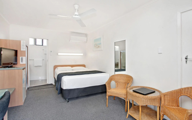 Beach House Motel