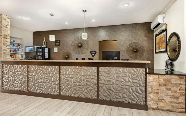 Best Western Plus Eagleridge Inn & Suites
