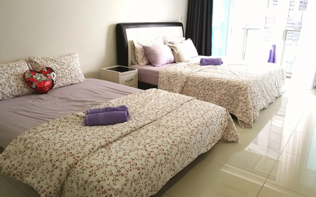 KLCC Summer Suite by Sunny