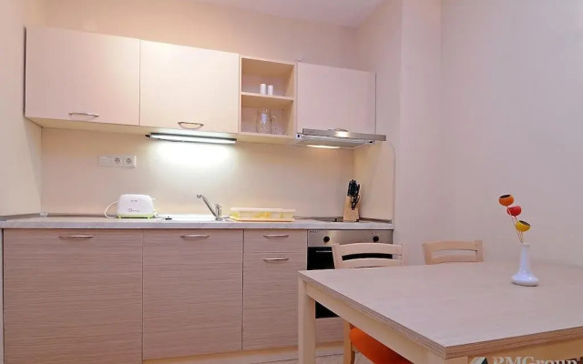 Royal Sun Apartments by PMG