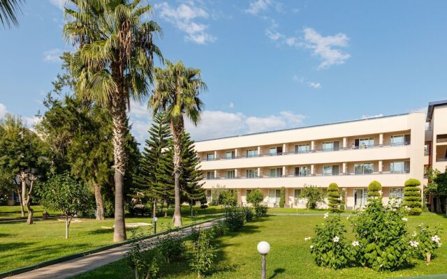 LABRANDA Alantur Resort Турция, Аланья - 11 отзывов об отеле, цены и фото номеров - забронировать отель LABRANDA Alantur Resort - All Inclusive онлайн вид на фасад
