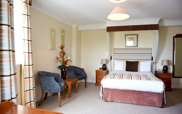 The Riviera Hotel & Holiday Apartments