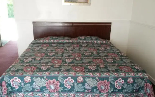 Economy Inn