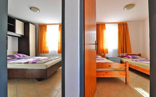 Apartment in Vir at 500 m from the restaurants