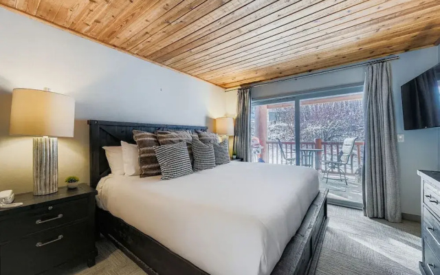 51 Snowflower 2 Bedroom Condo by RedAwning