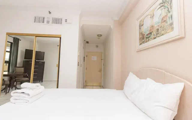 217 Hollywood Beach Resort