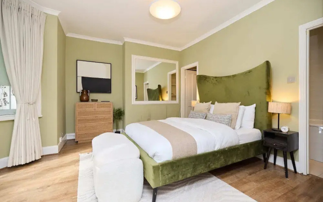 Kensington Garden Flat with Office