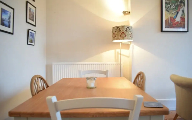 Bright 1 Bedroom Flat in Brixton