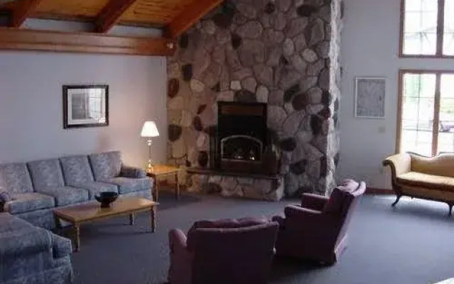 Royal Crest Motel