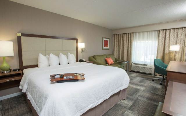 Hampton Inn & Suites Cincinnati-Union Center