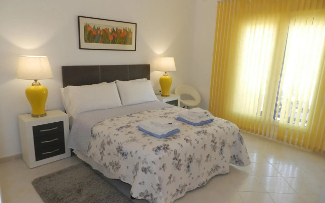 Villa Fig Tree Para 8 Personas