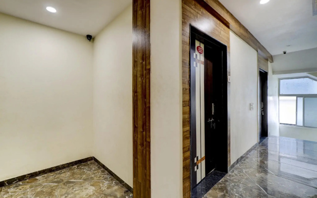 OYO 82085 Hotel Signature