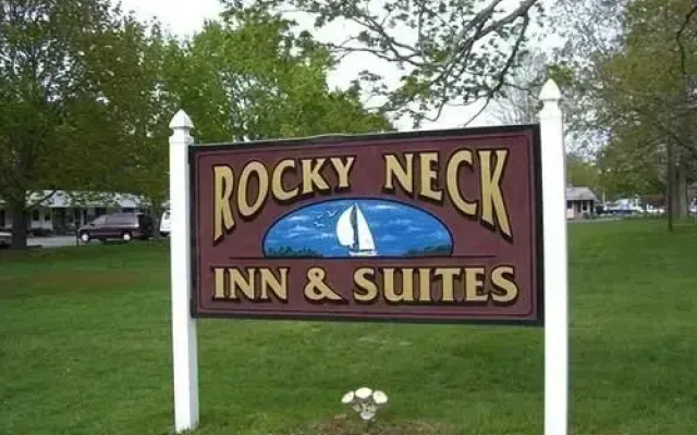 Rocky Neck Inn & Suites