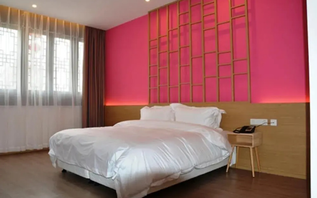 Carton King Hotel