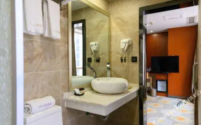 1201 Theme Hotel