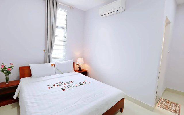 Gold House Hotel