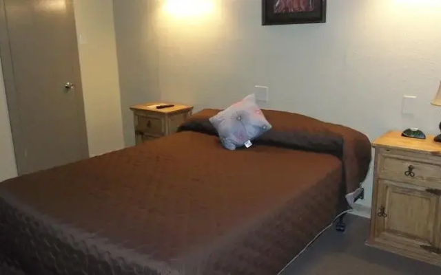 Knights Inn Pearsall