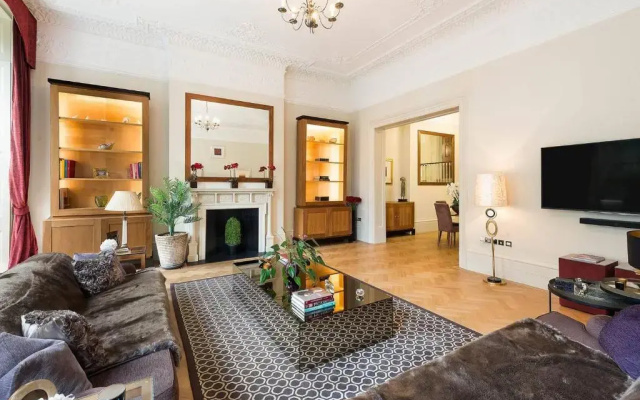 Grand Ambassadorial Duplex Apartment Hyde Park