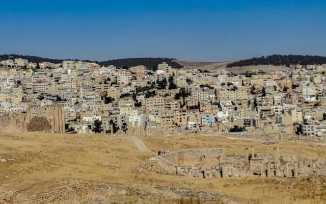 Full panorama Jerash (PLUS)