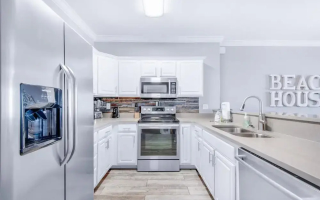 Twin Palms 1701