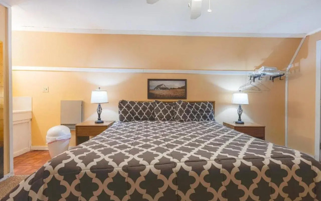 Parkside Motel By OYO Meadville Conneaut Lake