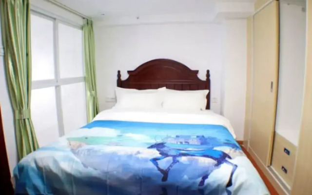 Wanlong Apartment Xiangxue Branch