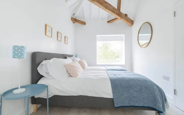 Simple Coastal Luxury Near Southwold Sleeps 10