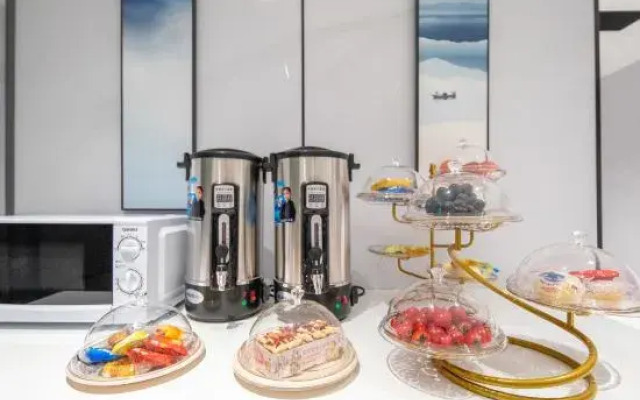 Kaimeilai Hotel (Shenzhen Futian Shangmeilin Subway Station Store)